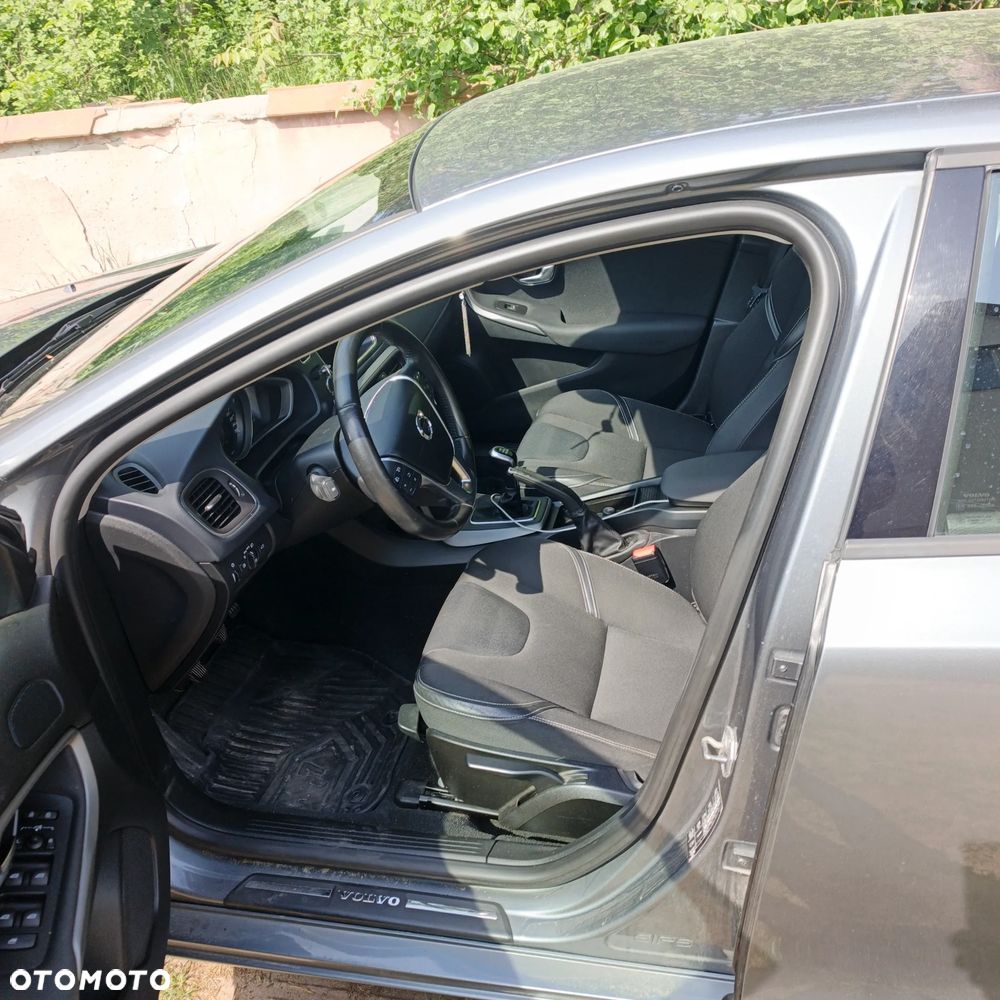 Volvo V40 T3 Drive-E Momentum - 19