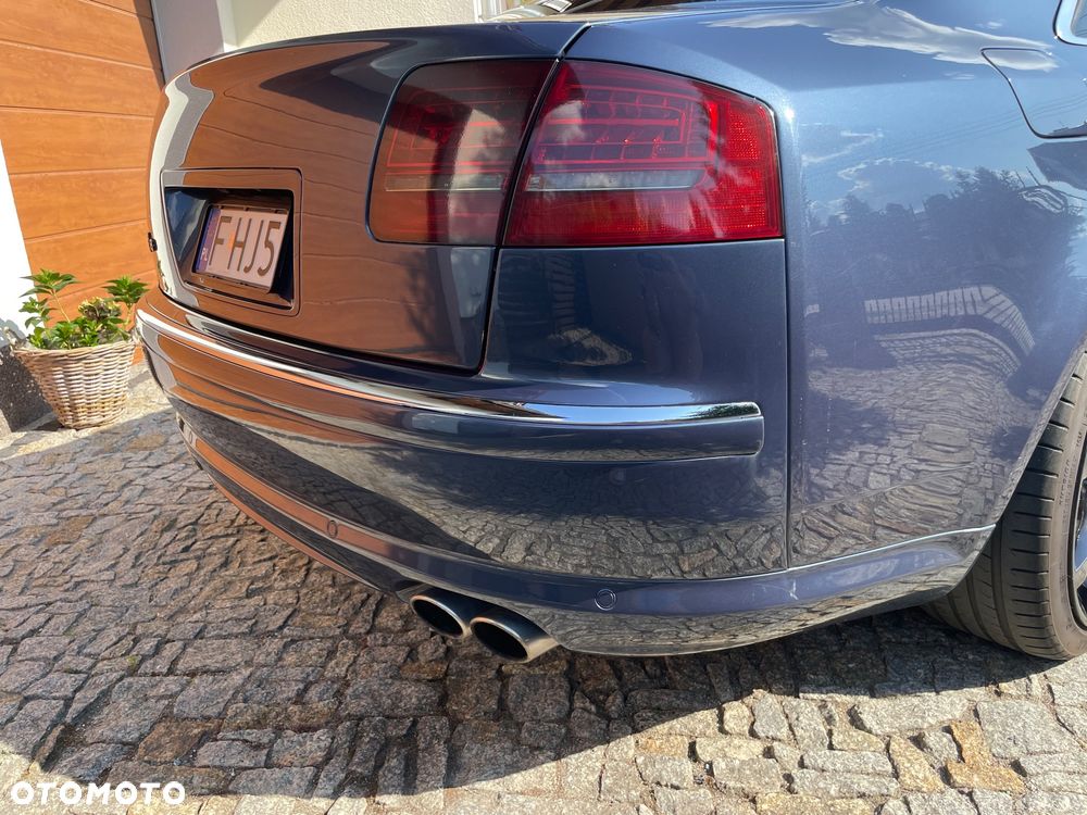 Audi A8 4.2 Quattro - 13