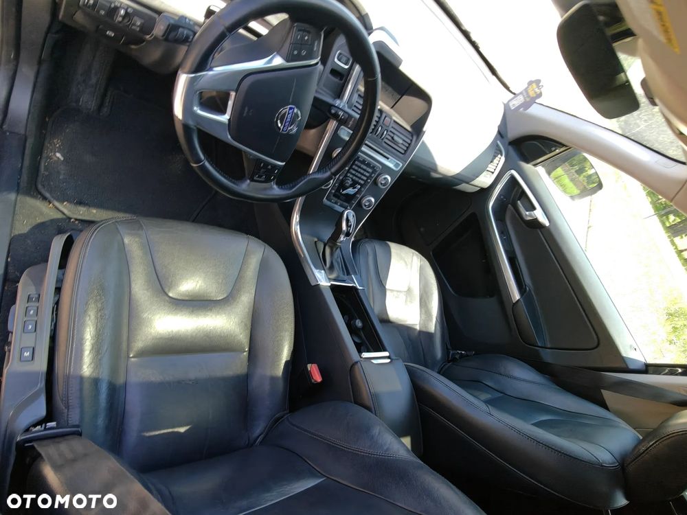 Volvo XC 60 T5 Drive-E Momentum - 12
