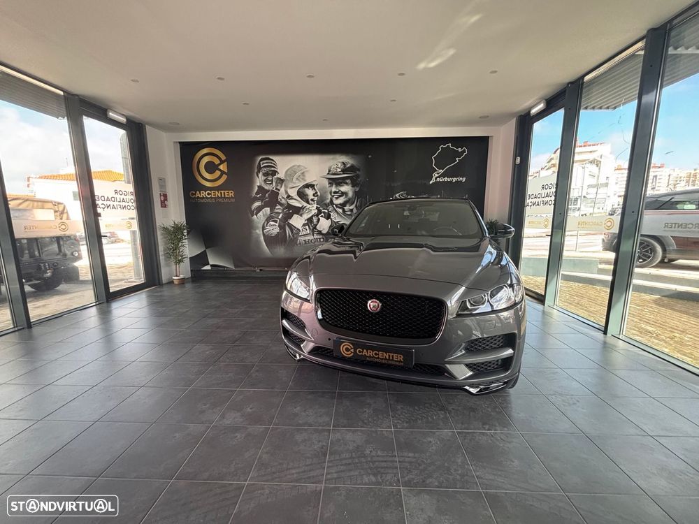 Jaguar F-Pace 2.0 i4D Pure - 1
