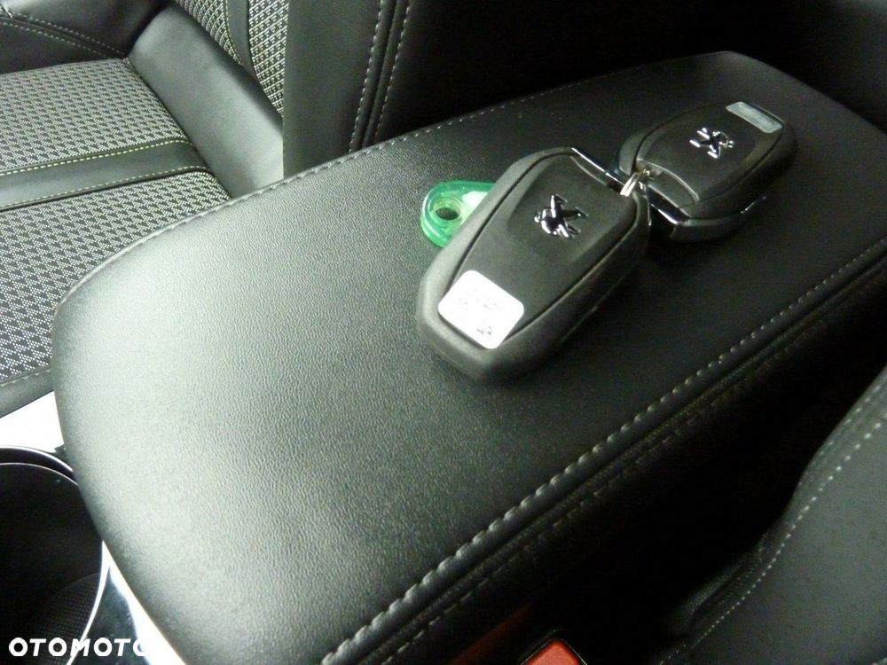 Peugeot 2008 - 17