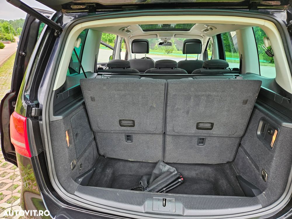 Volkswagen Sharan 2.0 TDI DSG BlueMotion Technology Highline - 22