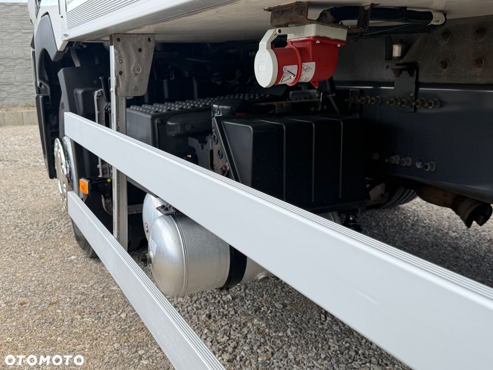 Renault T380 / CHŁODNIA / DRZWI-WINDA / 18 EUROPALET / AUTOMAT / SYPIALKA / CARRIER / 410 TYŚ KM / SPROWADZONA - 21