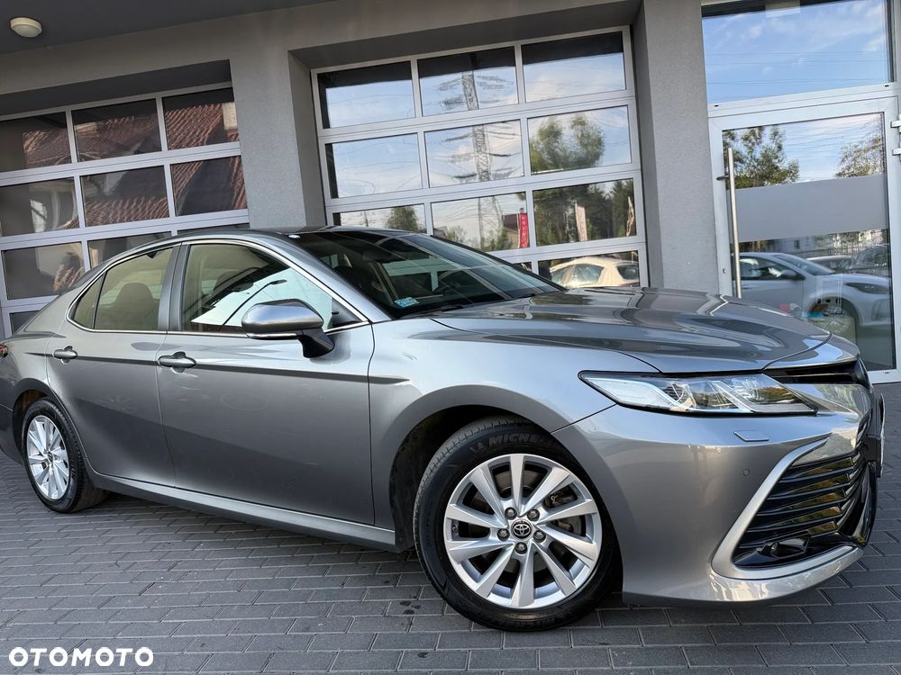 Toyota Camry 2.5 Hybrid Comfort CVT - 22