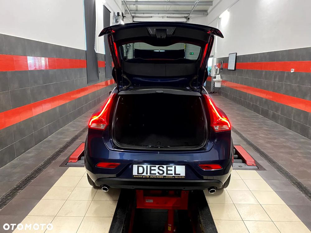 Volvo V40 D4 Momentum - 11