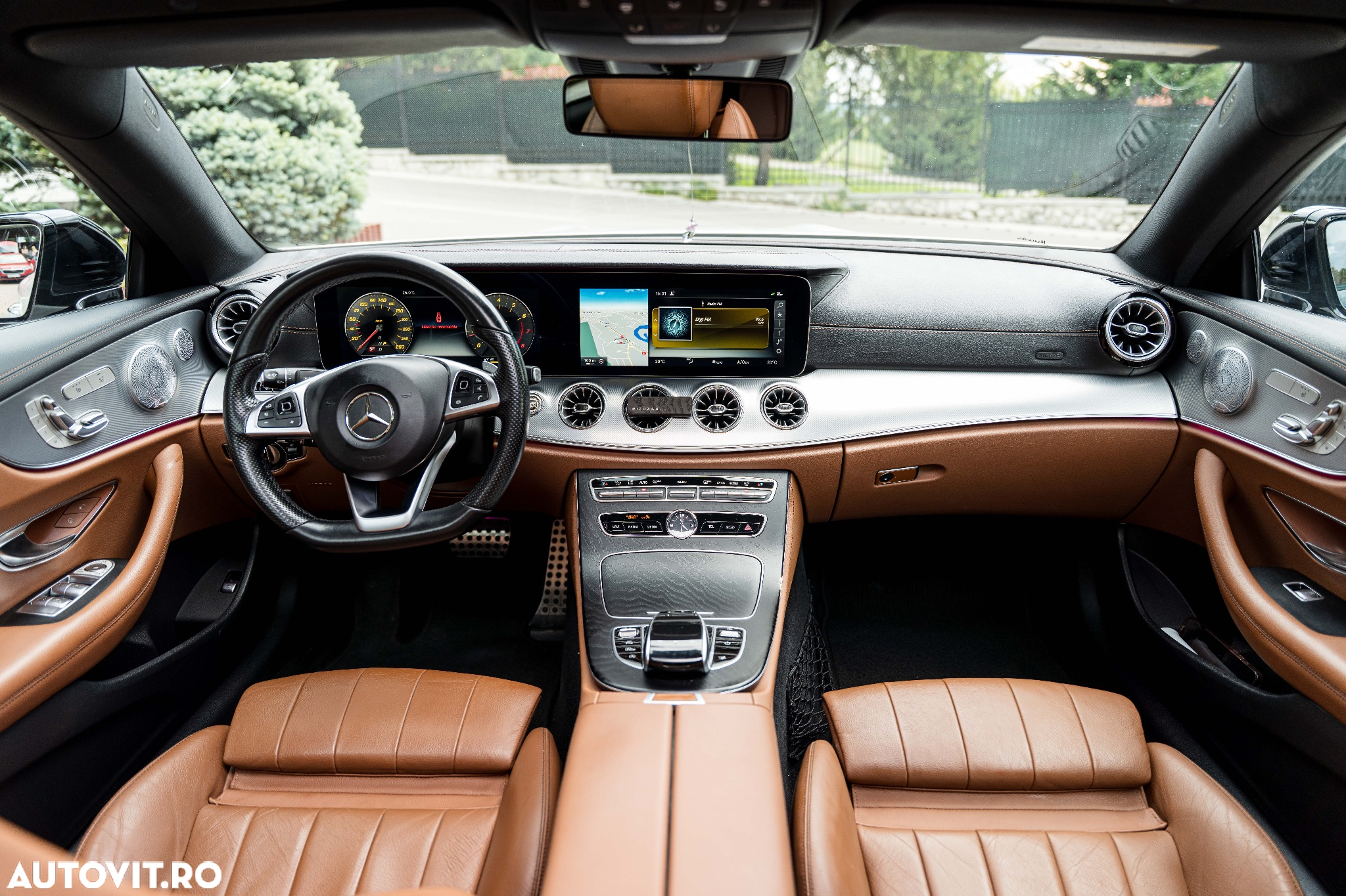 Mercedes-Benz E 300 Coupe 9G-TRONIC AMG Line - 13