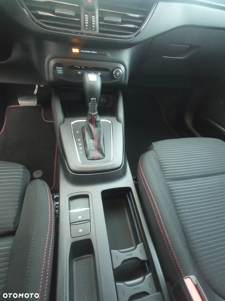 Ford Focus 1.0 EcoBoost mHEV ST-Line X - 15