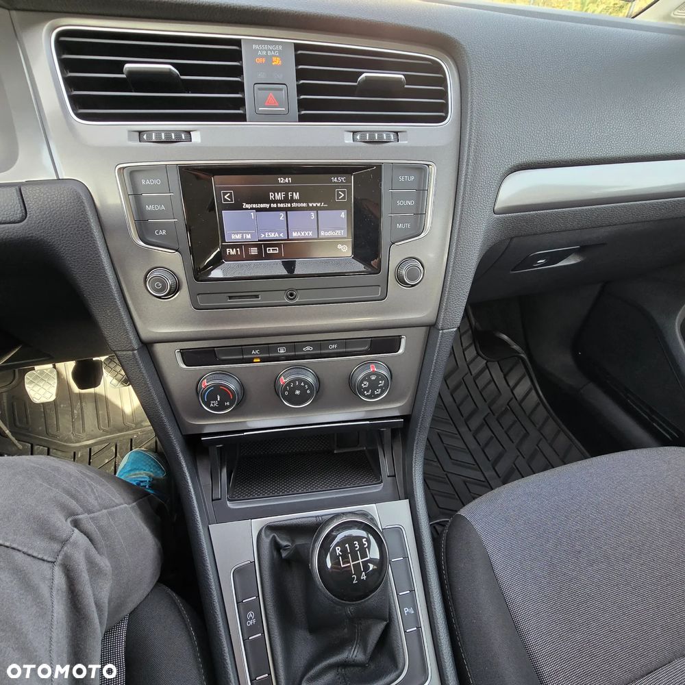 Volkswagen Golf VI 1.6 TDI BlueMot Comfortline - 15