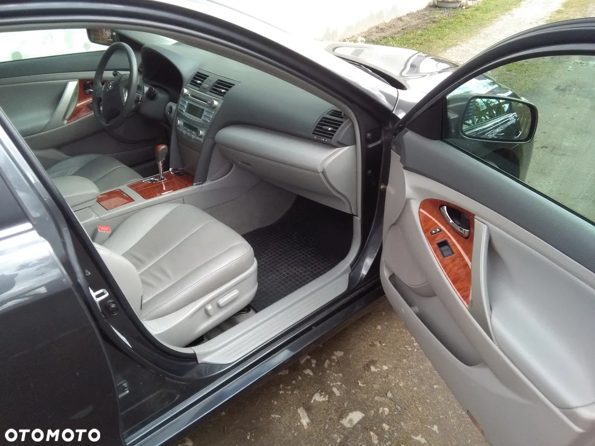 Toyota Camry 3.5 V6 SE - 16