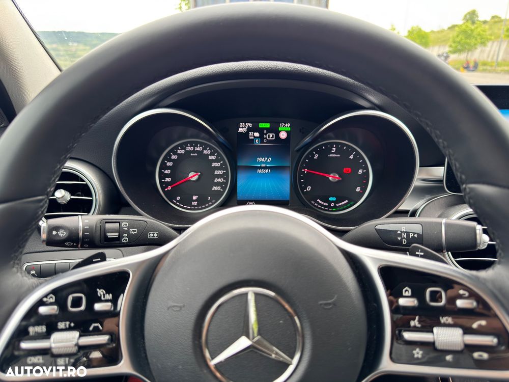 Mercedes-Benz C - 12