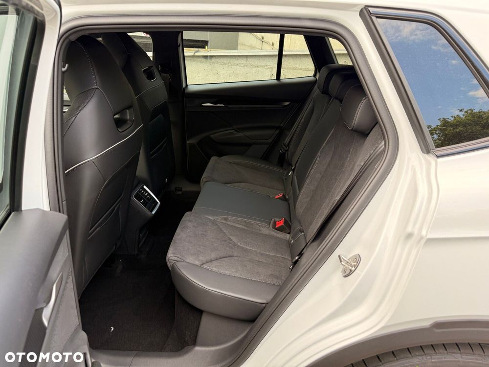 Skoda Elroq 60 63kWh Sportline - 12