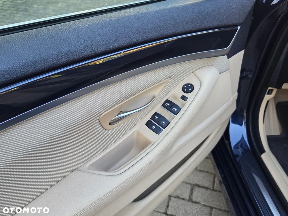 BMW Seria 5 520d - 23