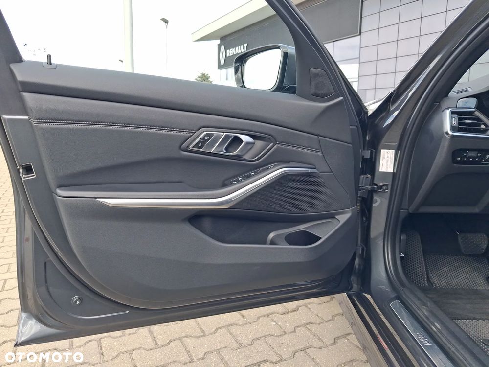 BMW Seria 3 - 10