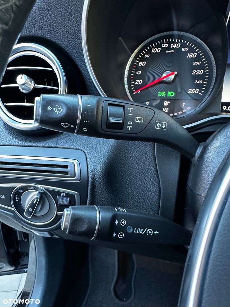 Mercedes-Benz GLC - 32