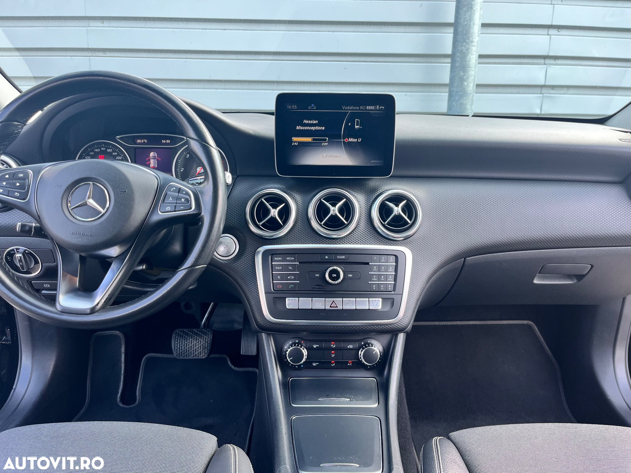 Mercedes-Benz A - 12