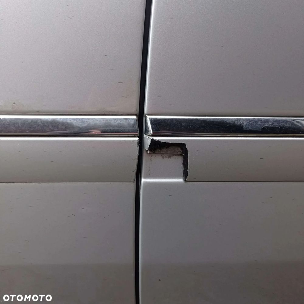 Audi A8 4.2 Quattro - 8