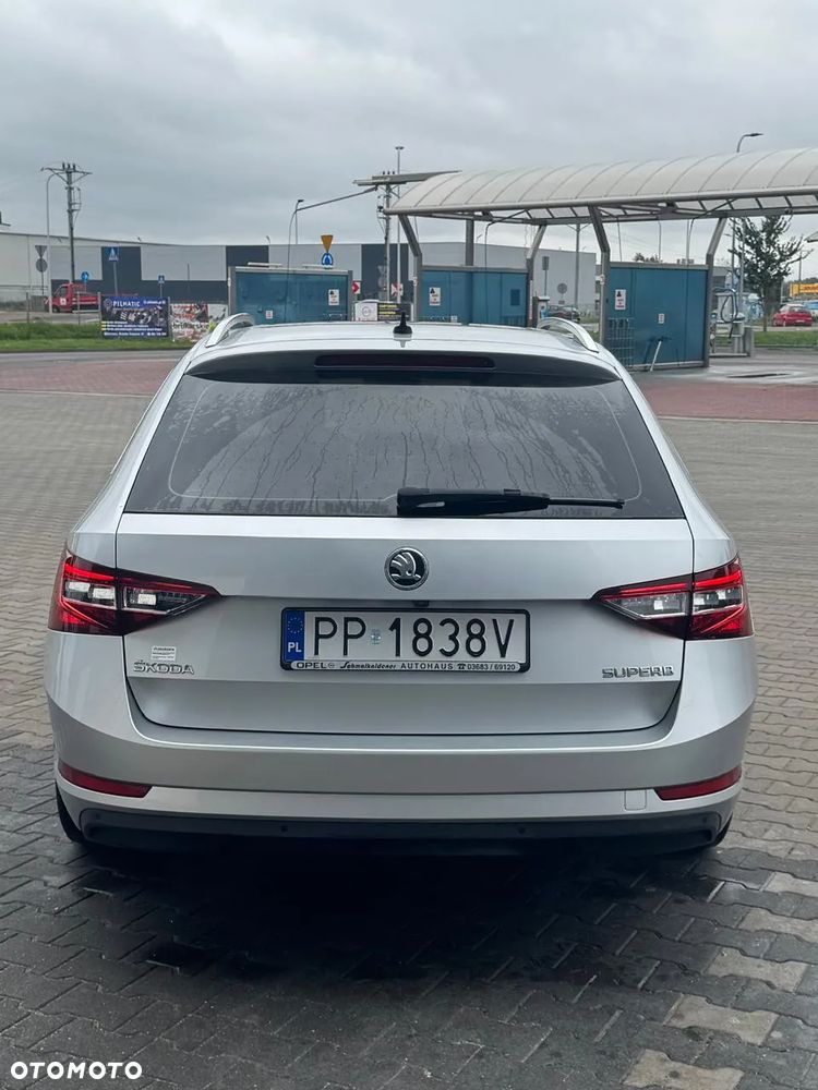 Skoda Superb 1.8 TSI Active DSG - 8