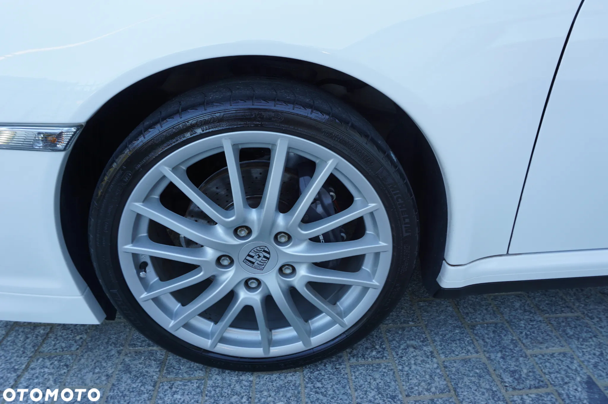 Porsche 911 Carrera 4 Tiptronic S - 13
