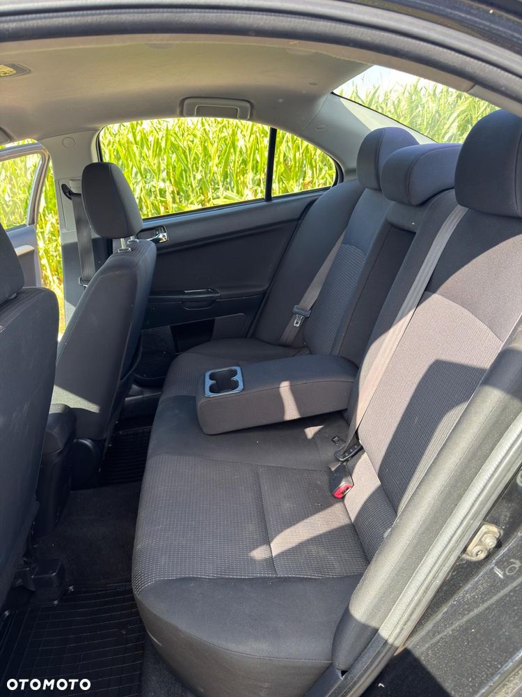 Mitsubishi Lancer 1.6 Inform - 17