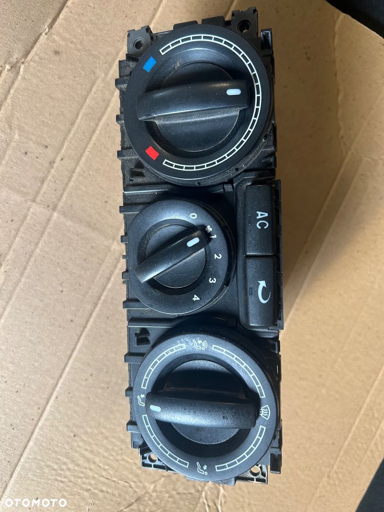 Panel nawiewu klimatyzacji VW T5 7H0820045D9B9