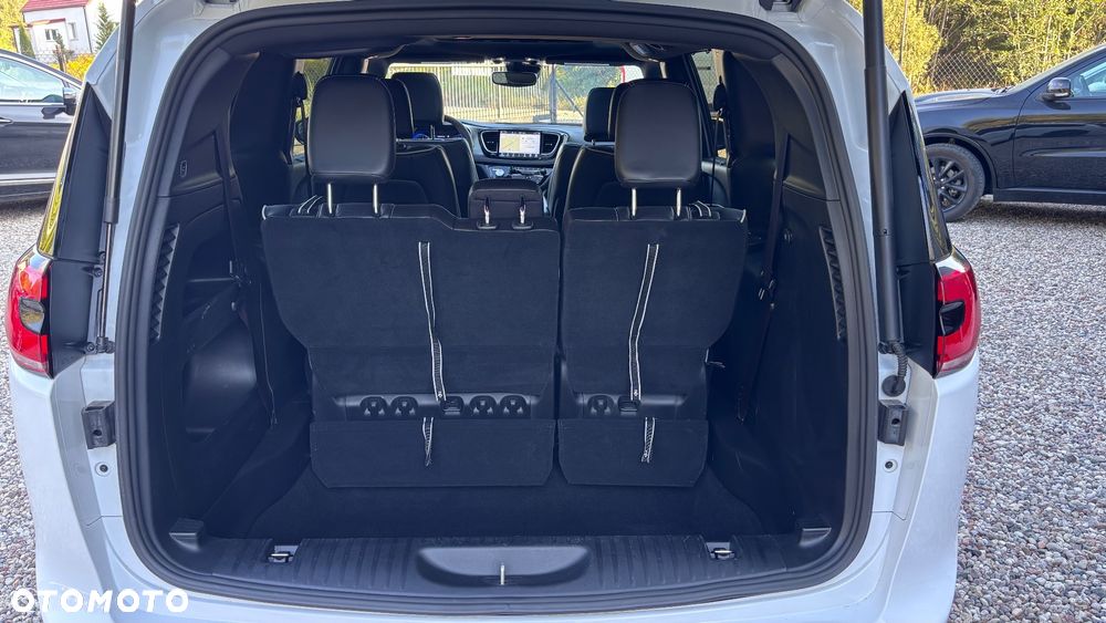 Chrysler Pacifica - 19