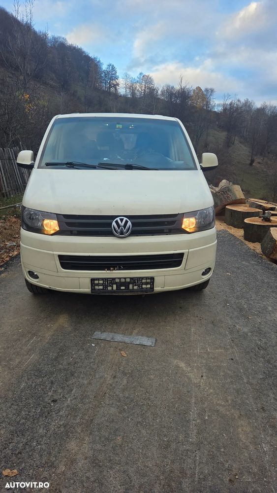 Volkswagen Caravelle - 9