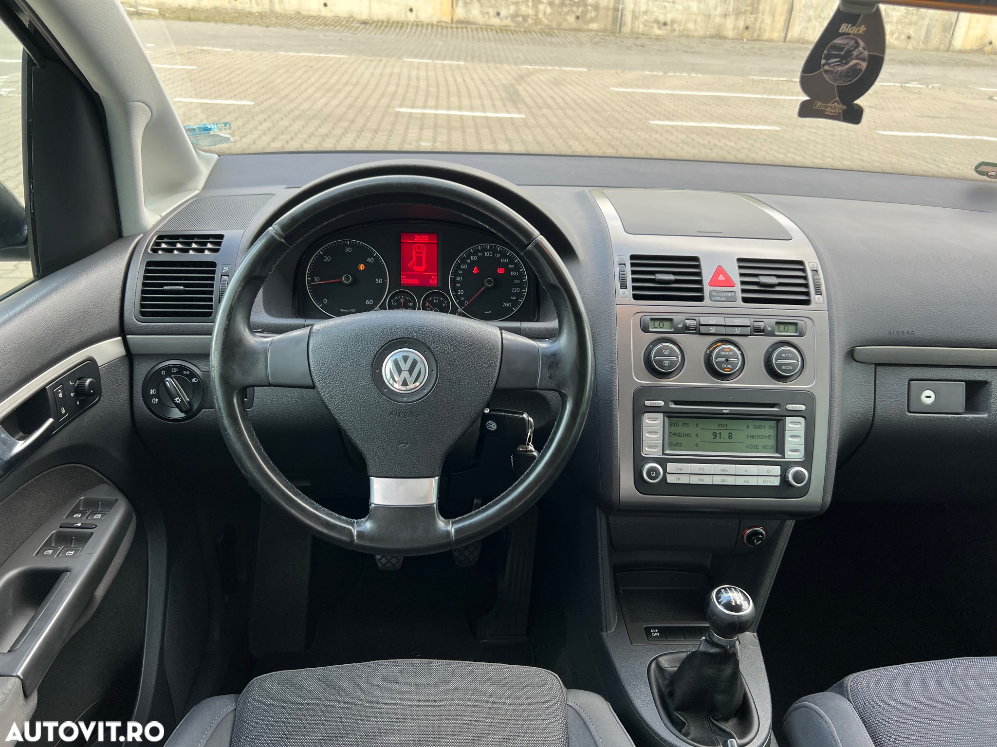 Volkswagen Touran 2.0 TDI Comfortline - 9