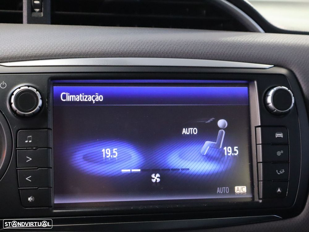 Toyota Yaris 1.5 HSD Comfort - 15