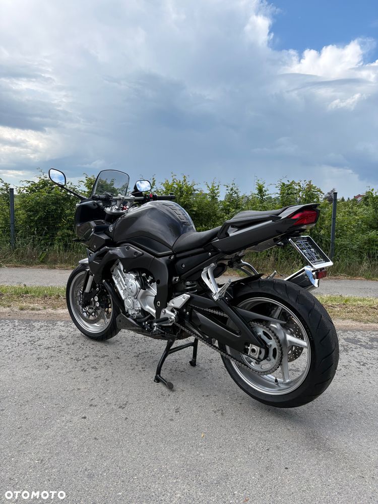 Yamaha FZ - 27