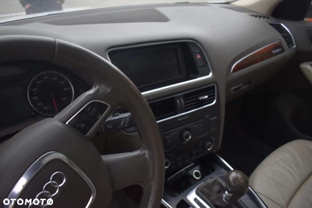 Audi Q5 3.2 FSI Quattro S tronic - 9