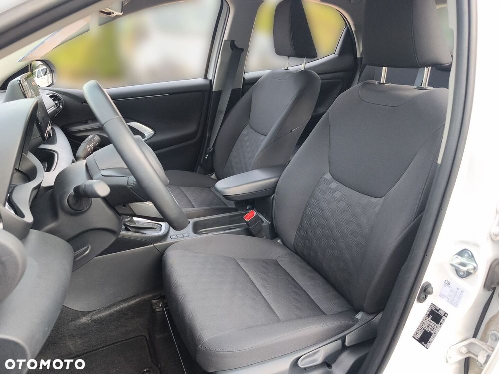 Toyota Yaris - 17
