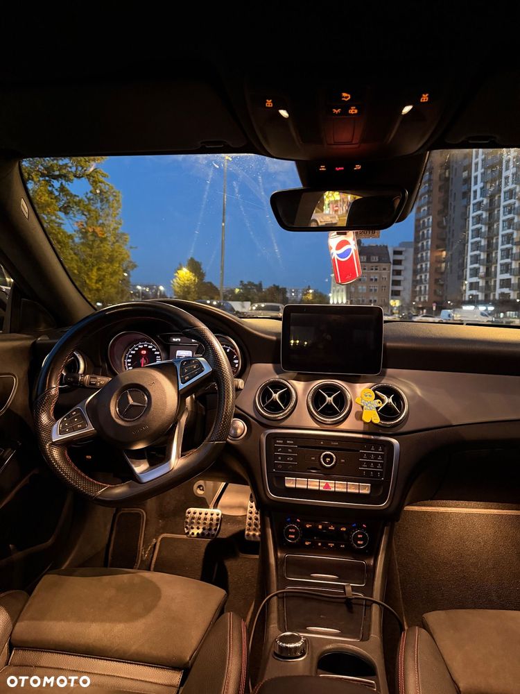 Mercedes-Benz CLA 220 4-Matic AMG Line - 5