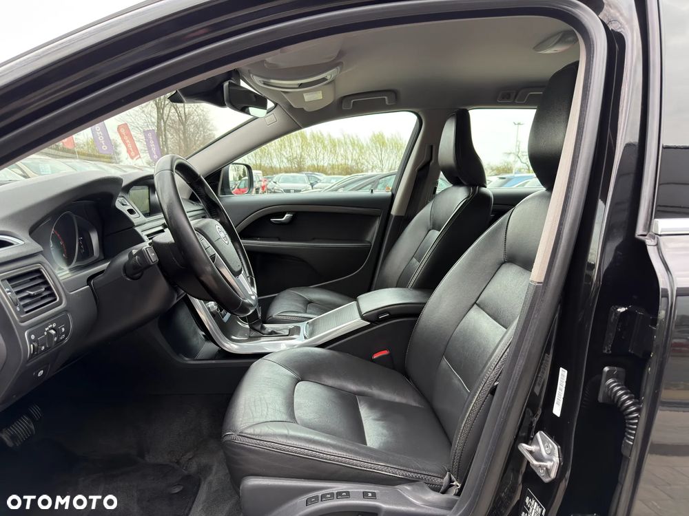 Volvo XC 70 ver-d4-drive--e-dynamic-momentum - 24