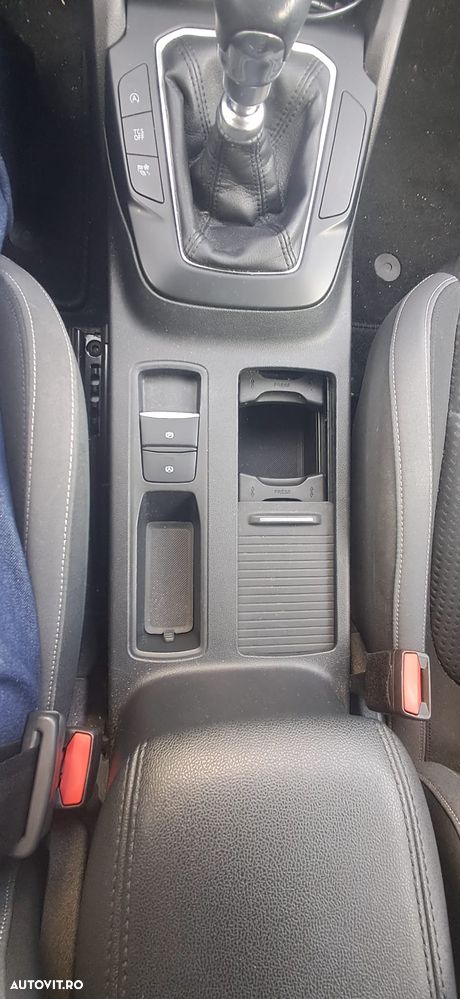 Ford Focus 1.0 EcoBoost Titanium - 8