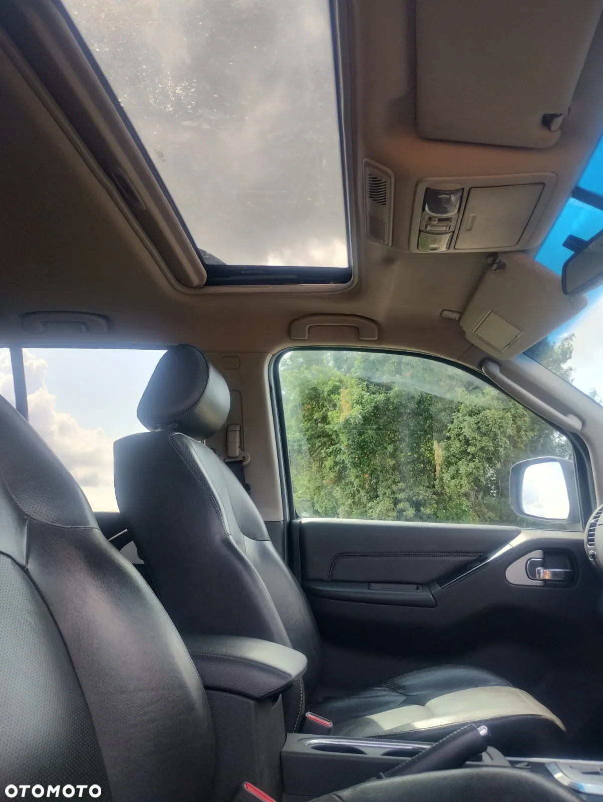 Nissan Pathfinder 2.5 dCi SE - 10