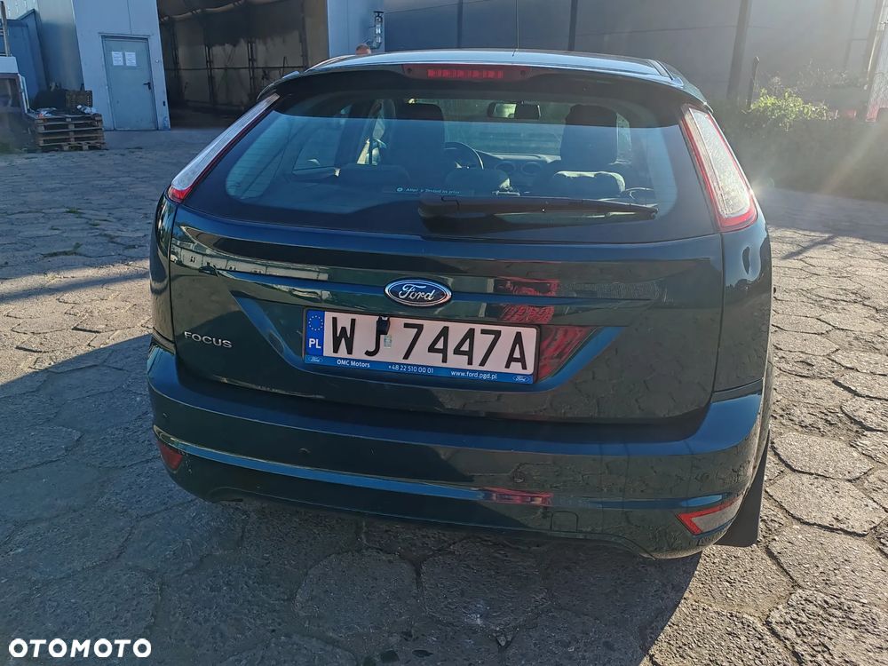 Ford Focus 1.6 Ambiente - 2