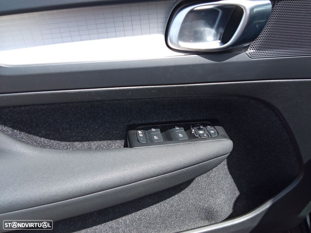 Volvo XC 40 1.5 T4 PHEV Plus Dark - 25