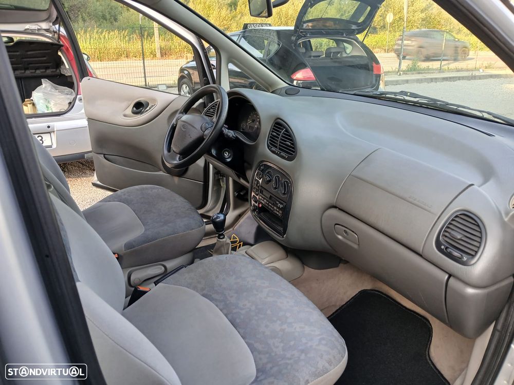 Ford Galaxy 1.9 TDi GLX - 5