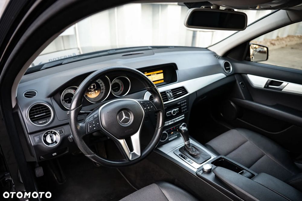 Mercedes-Benz Klasa C 220 CDI BlueEff 4-Matic Avantgarde - 10