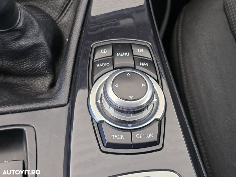 BMW Seria 5 520d - 24