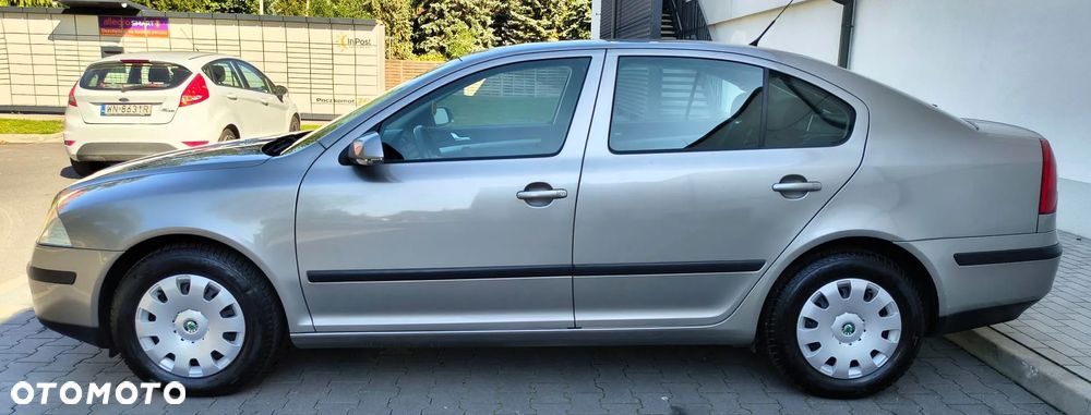 Skoda Octavia 1.6 FSI Ambiente - 6