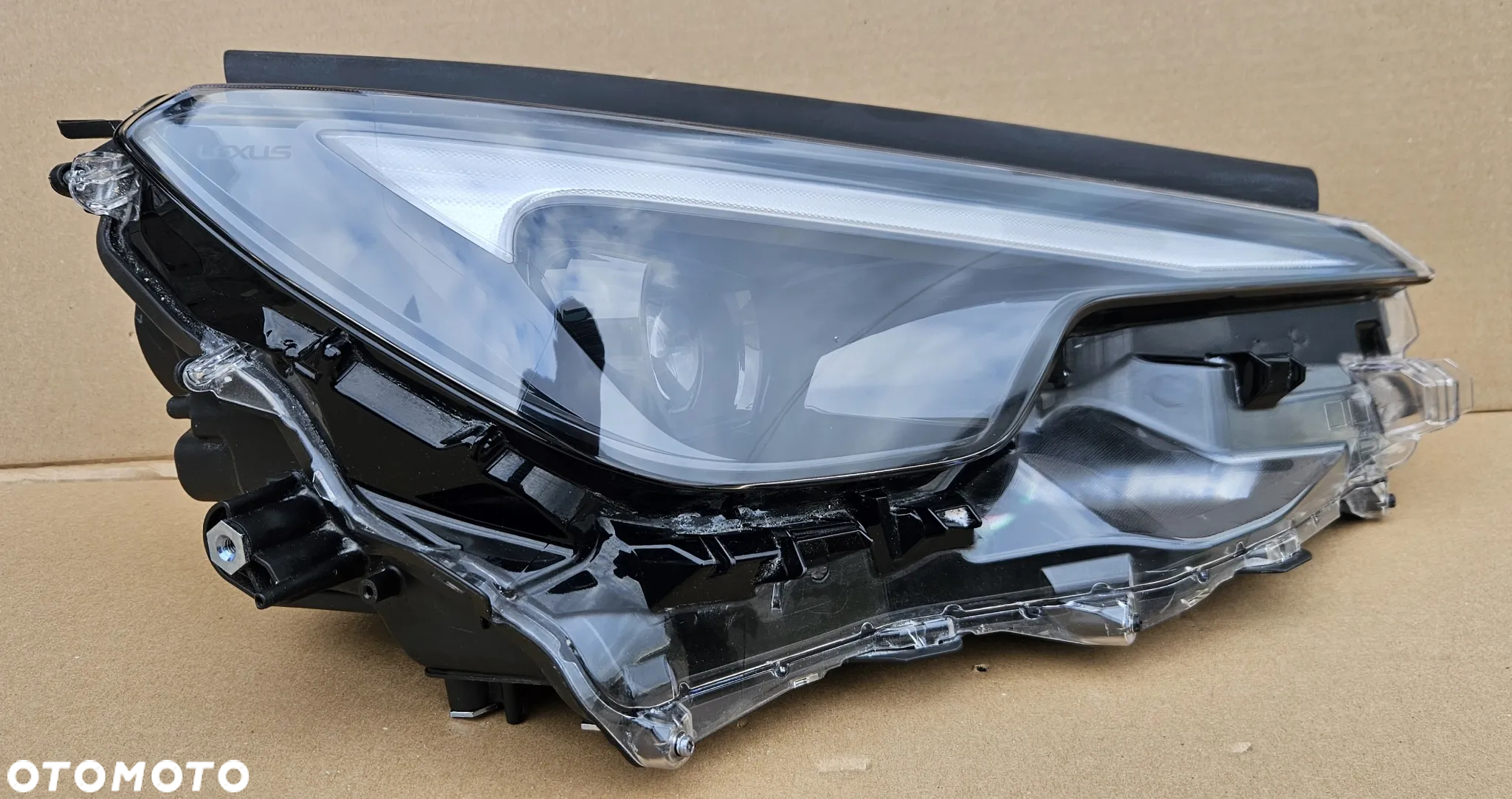 Reflektor prawy lampa przednia LEXUS LBX 2023- ORYGINAŁ! - 6
