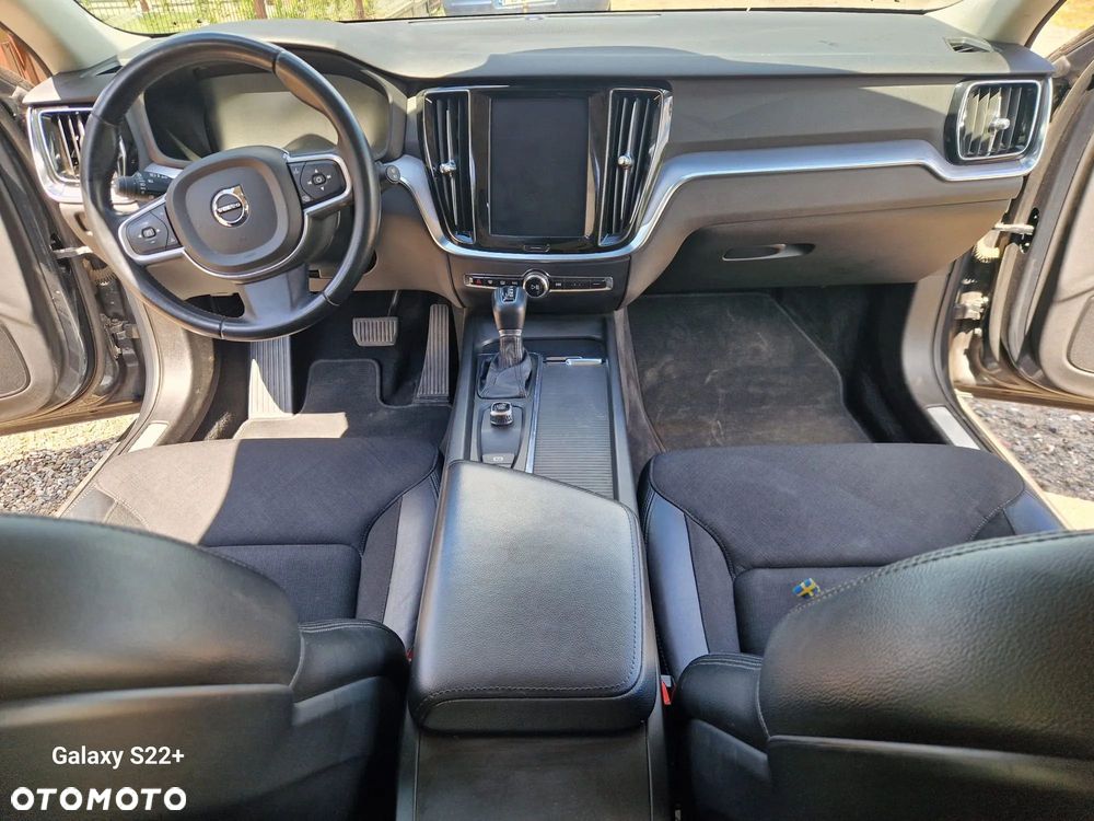 Volvo V60 D3 Momentum Pro - 13