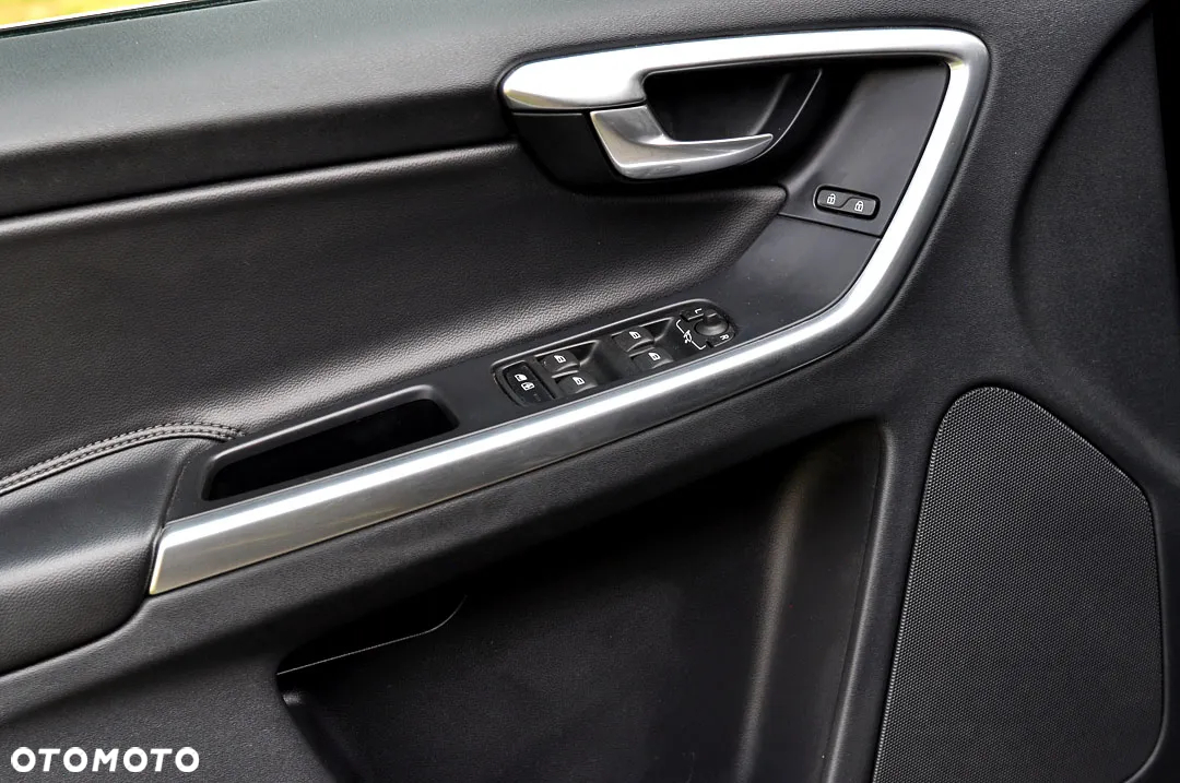 Volvo XC 60 D4 Drive-E Summum - 5