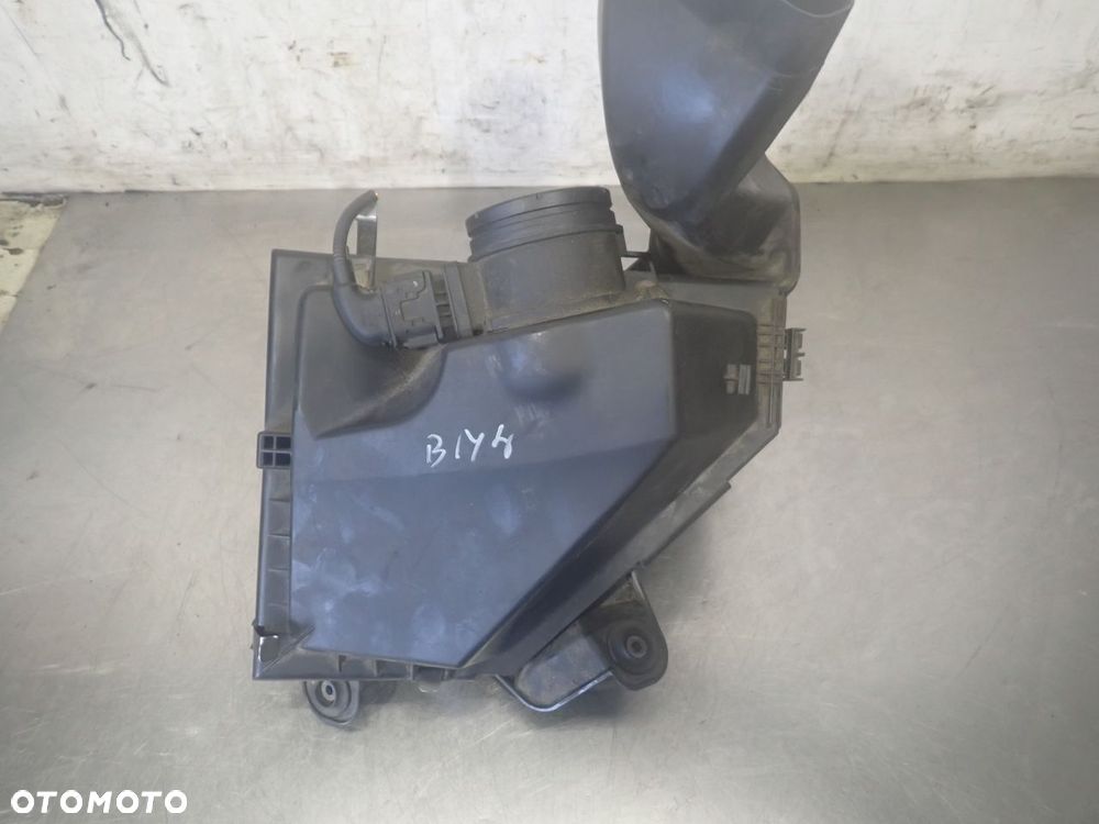 OBUDOWA FILTRA POWIETRZA BMW E87 118D - 3