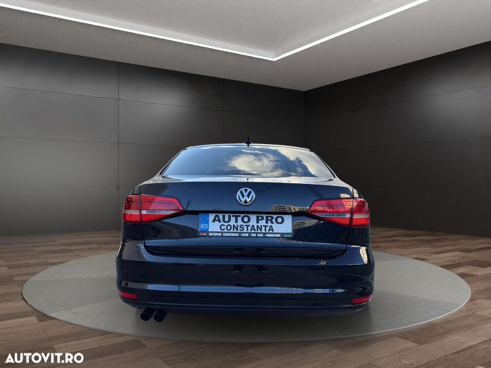 Volkswagen Jetta - 15