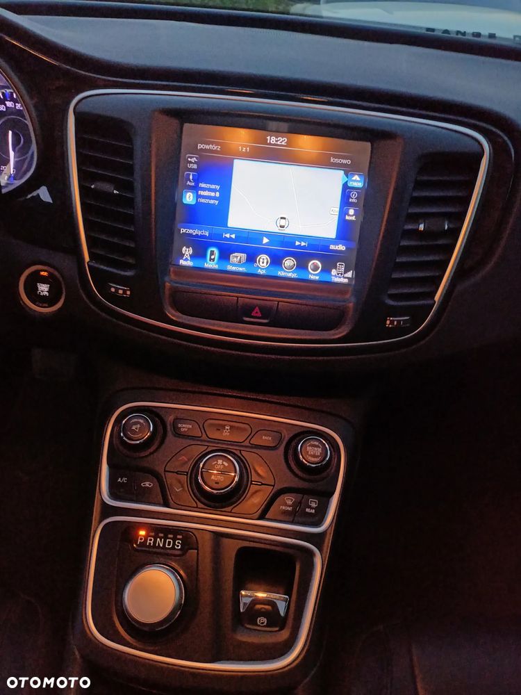 Chrysler 200 - 19