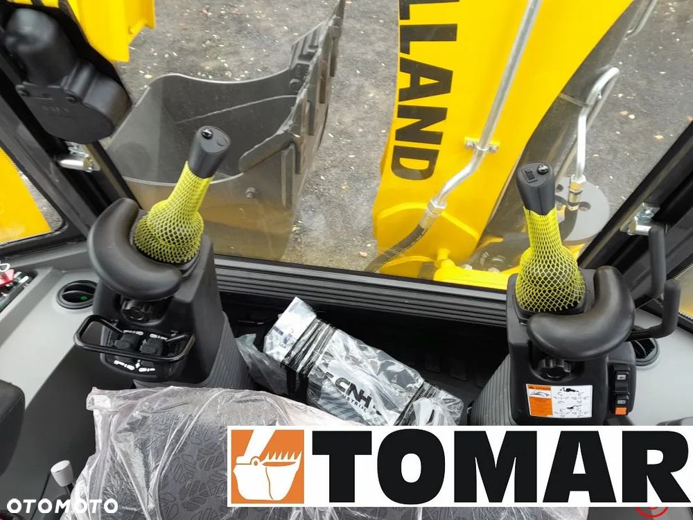 New Holland B 115 D 2025R JOYSTICK KLIMATYZACJA - 24