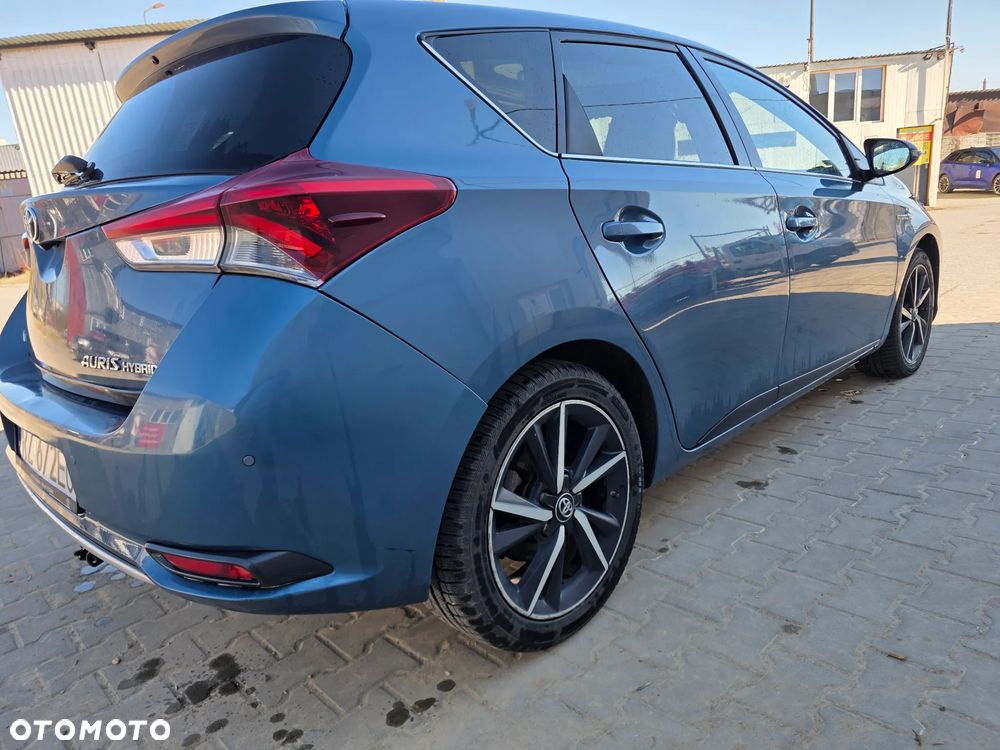 Toyota Auris Hybrid 135 Prestige - 6