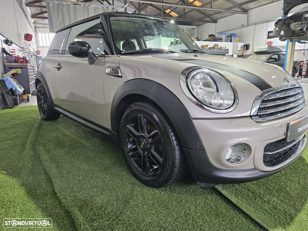 MINI 3 Portas Cooper D - 6